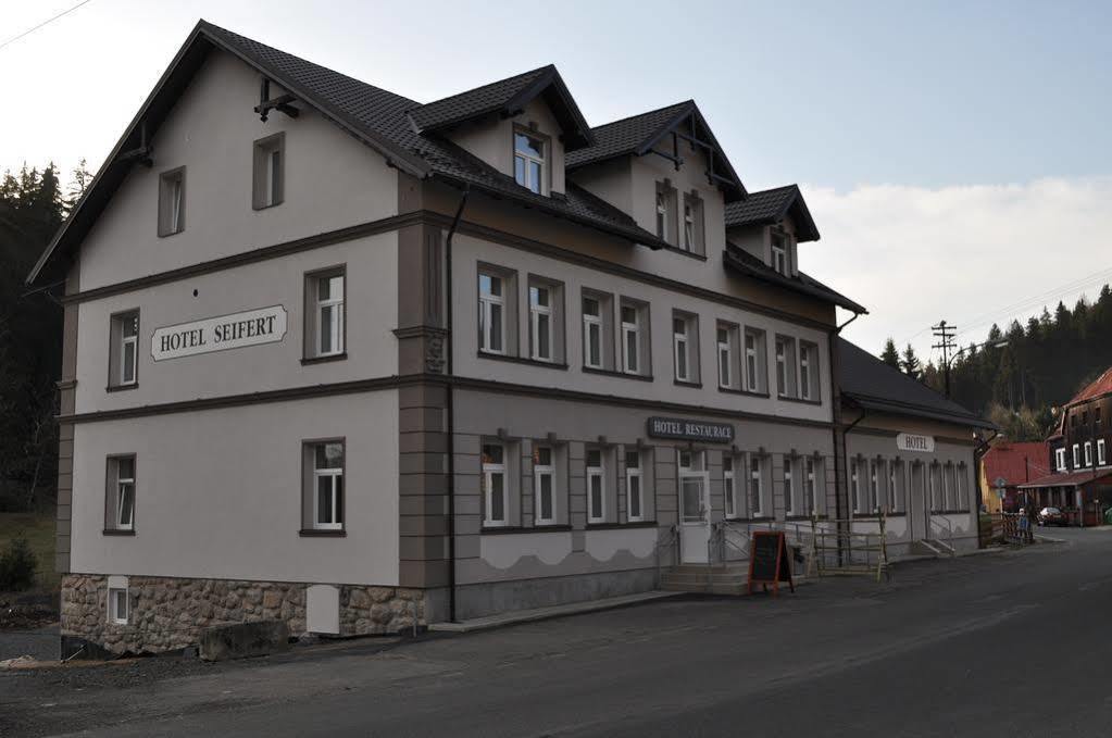 Hotel Seifert Nove Hamry ภายนอก รูปภาพ